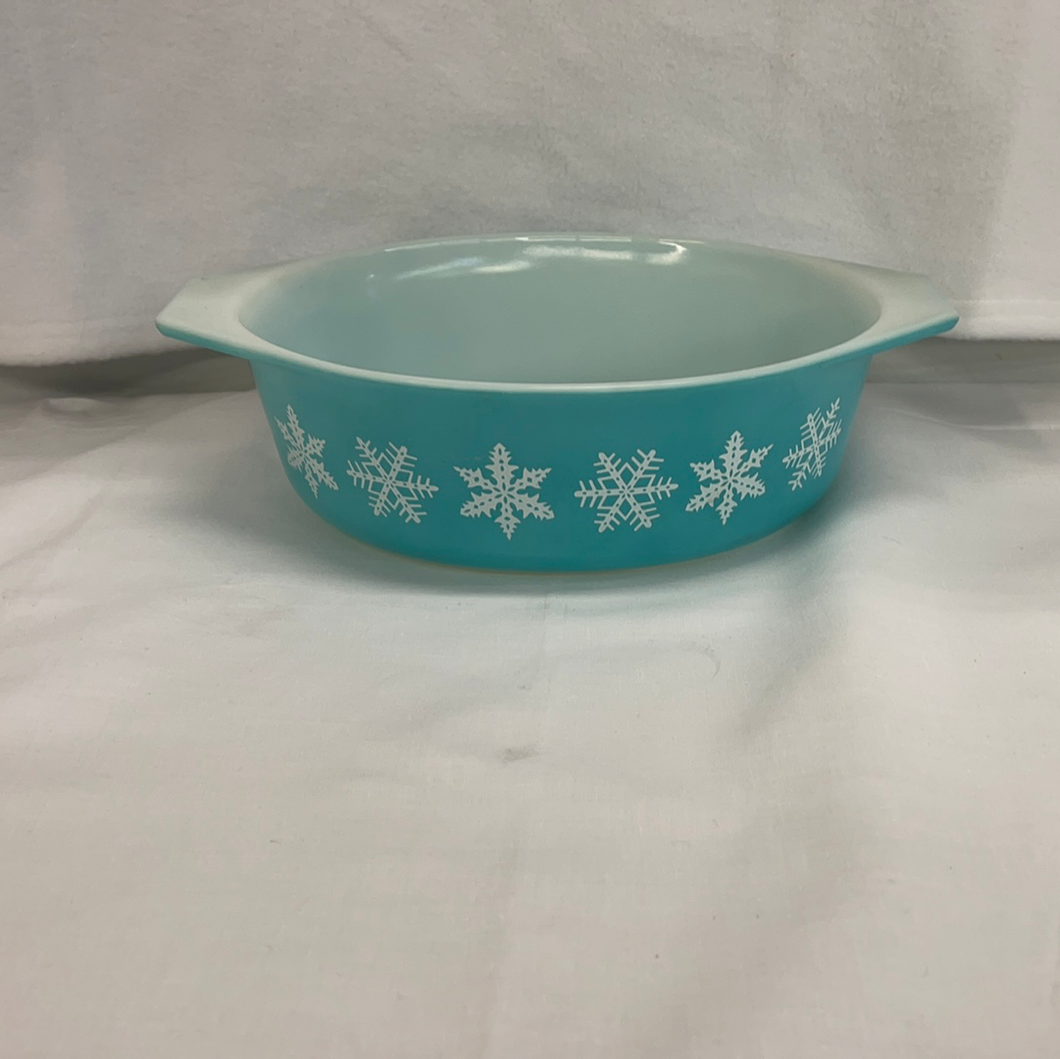 Vintage Turquoise Blue Pyrex 1-1/2 quart Snowflake Casserole Bowl
